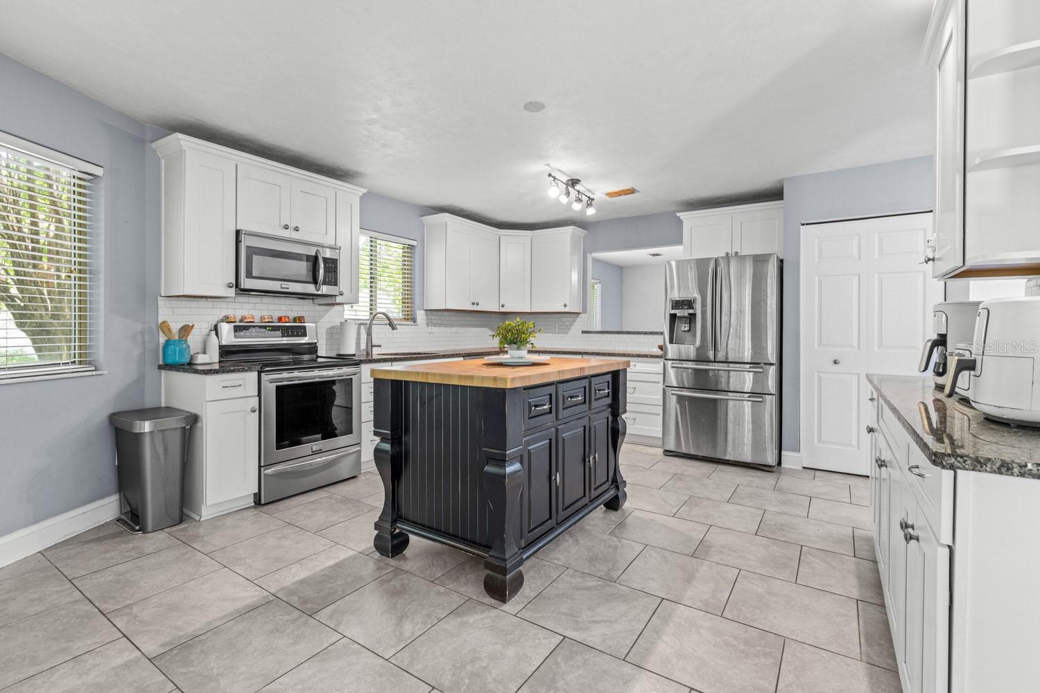 82 KINGSLEY PL