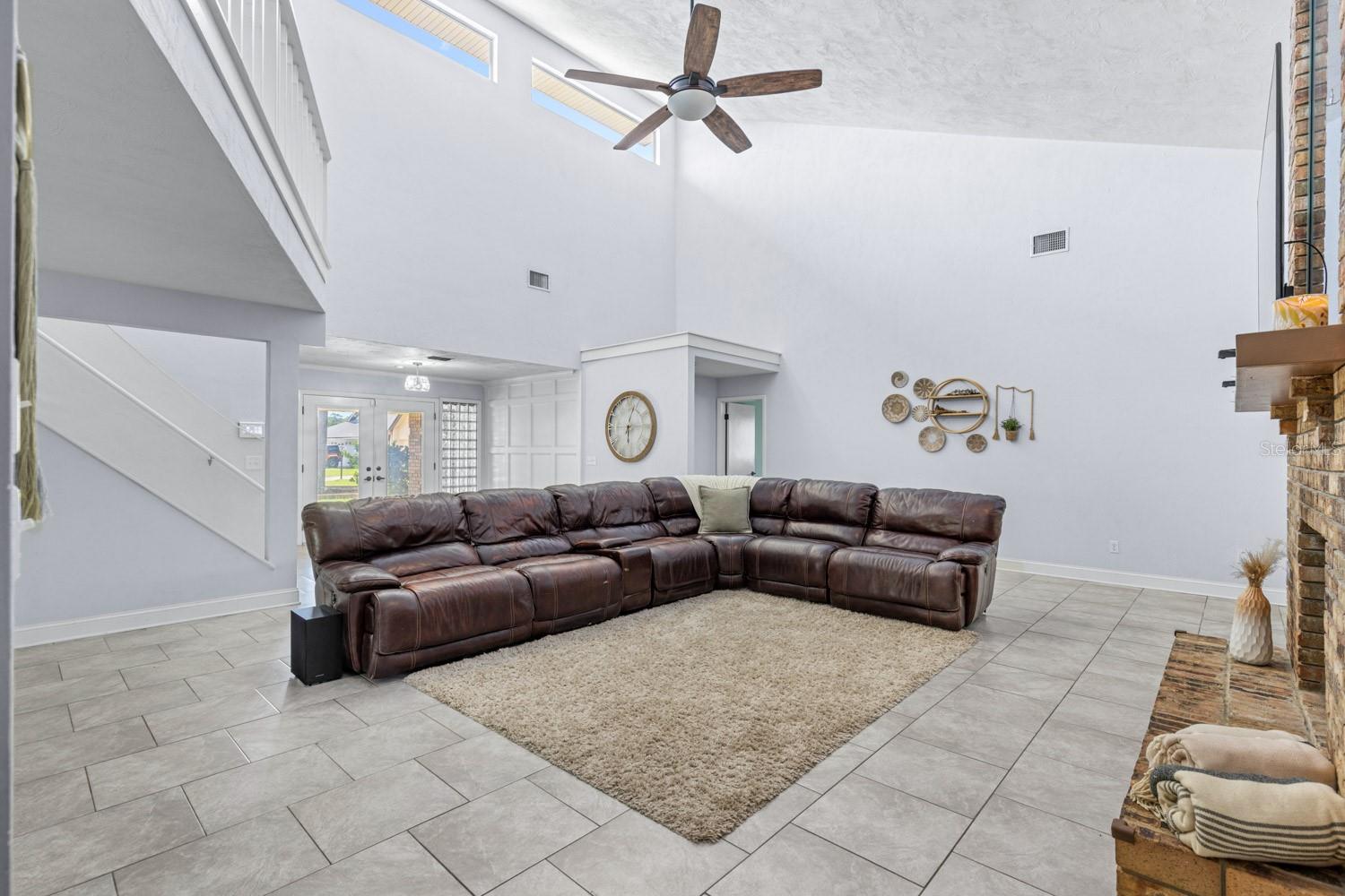 82 KINGSLEY PL