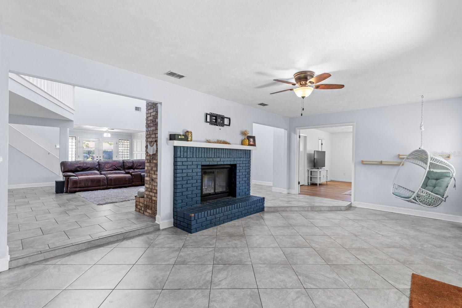 82 KINGSLEY PL