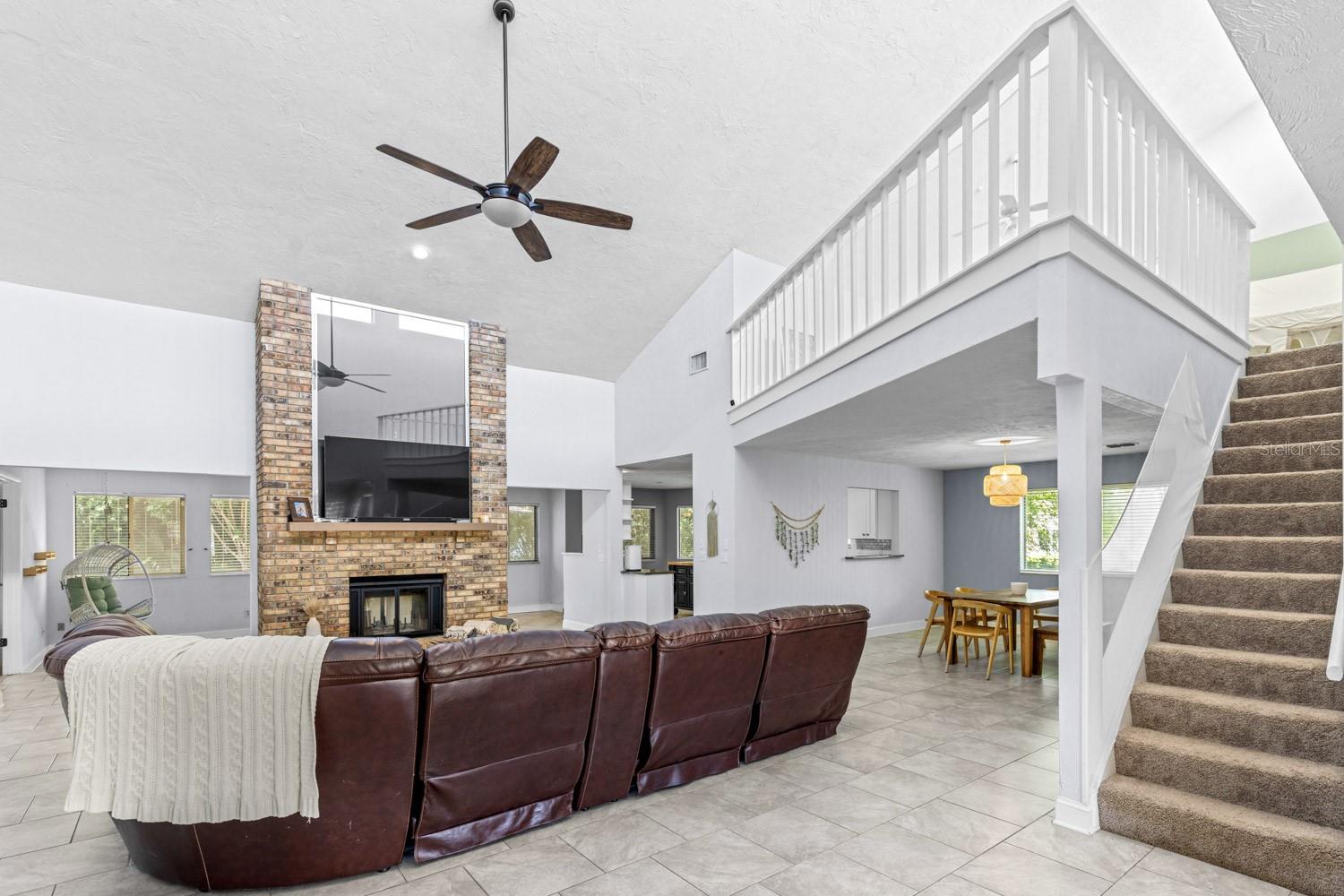 82 KINGSLEY PL