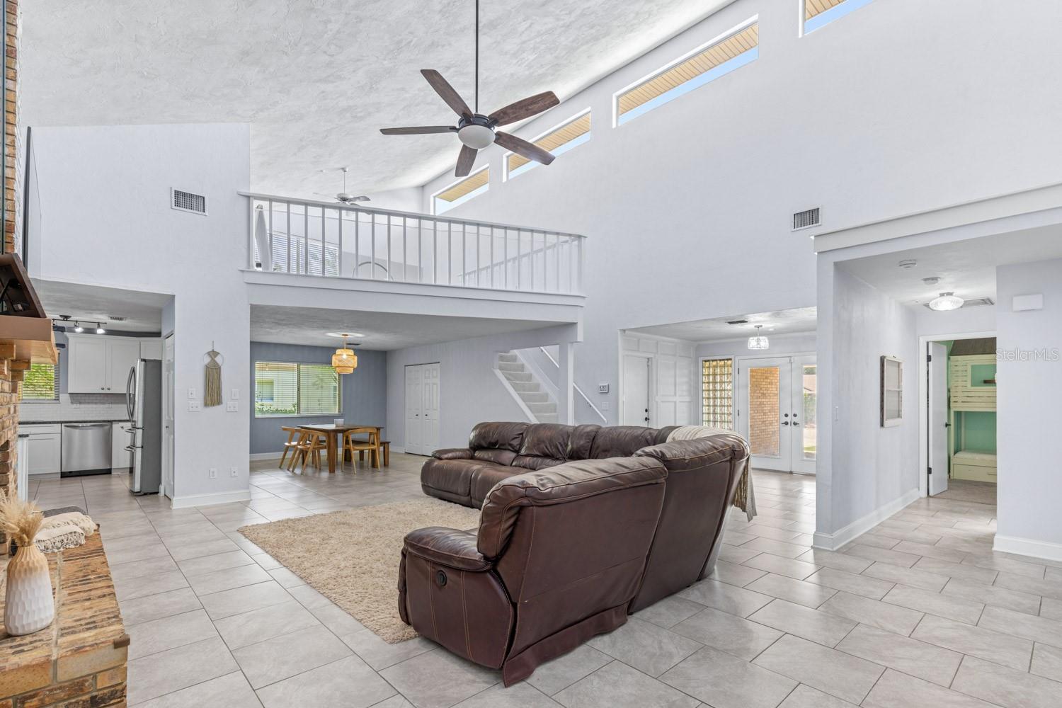 82 KINGSLEY PL