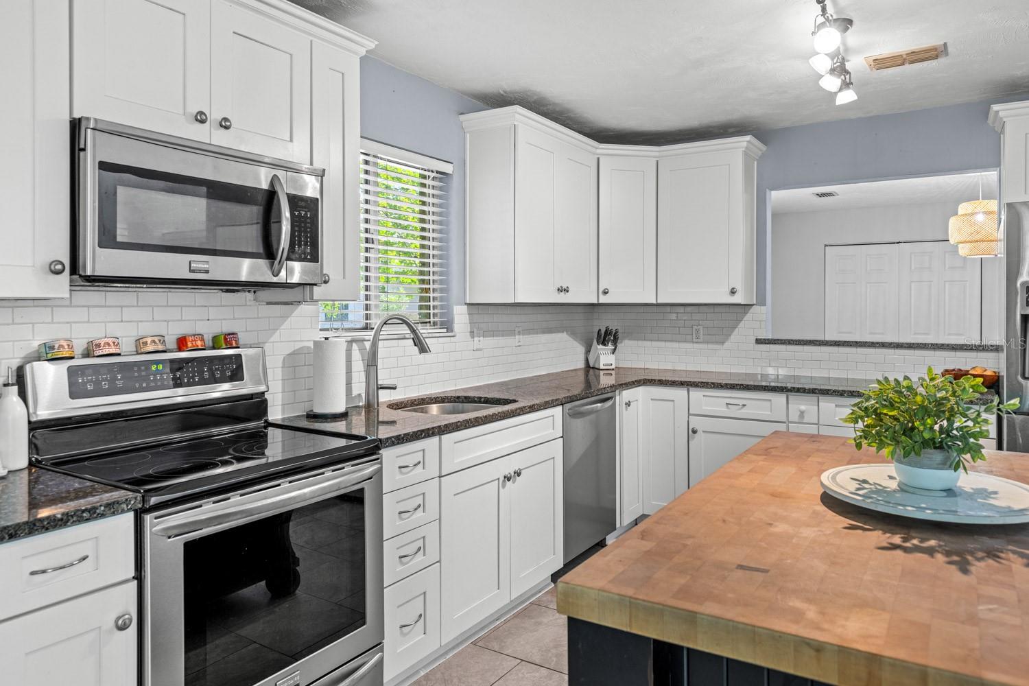 82 KINGSLEY PL