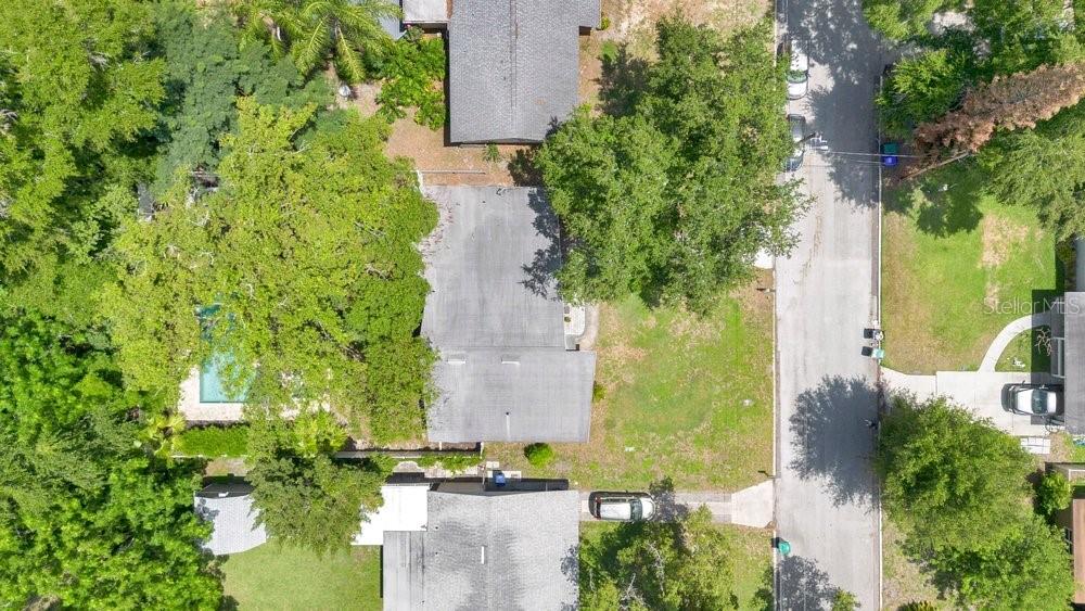 2512 LAKE WADE CT