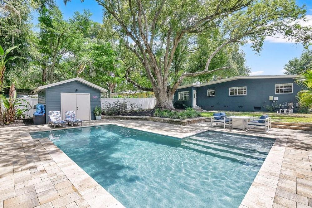 2512 LAKE WADE CT