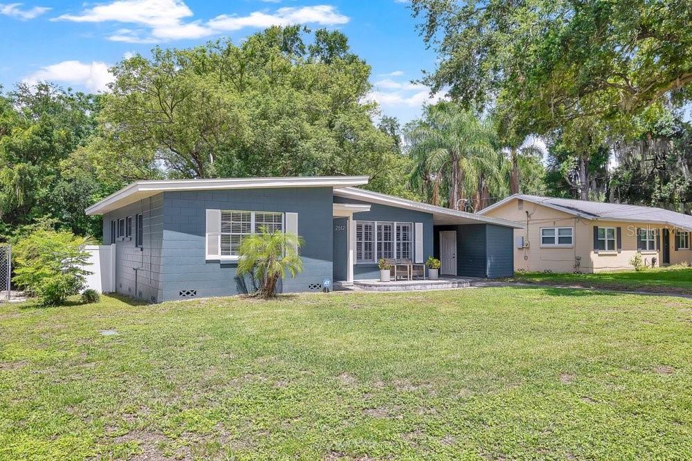 2512 LAKE WADE CT