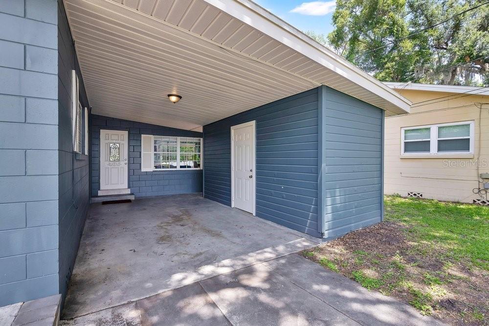 2512 LAKE WADE CT