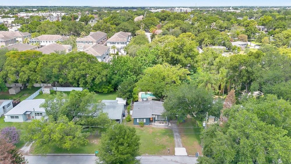2512 LAKE WADE CT