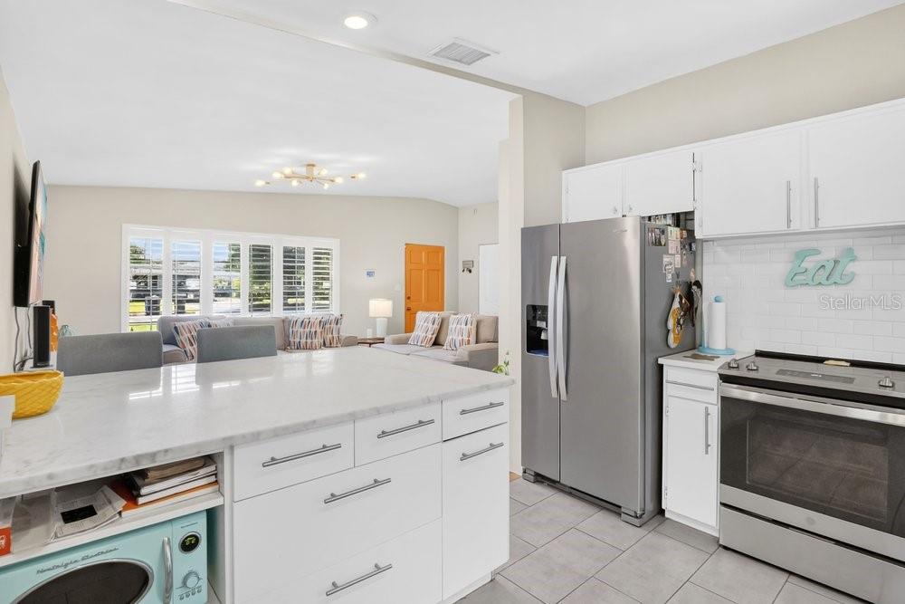 2512 LAKE WADE CT