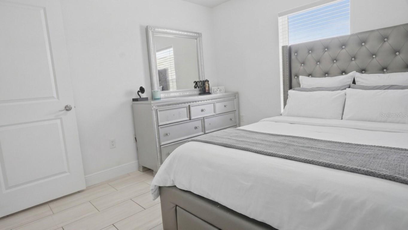 16 ALICANTE CT