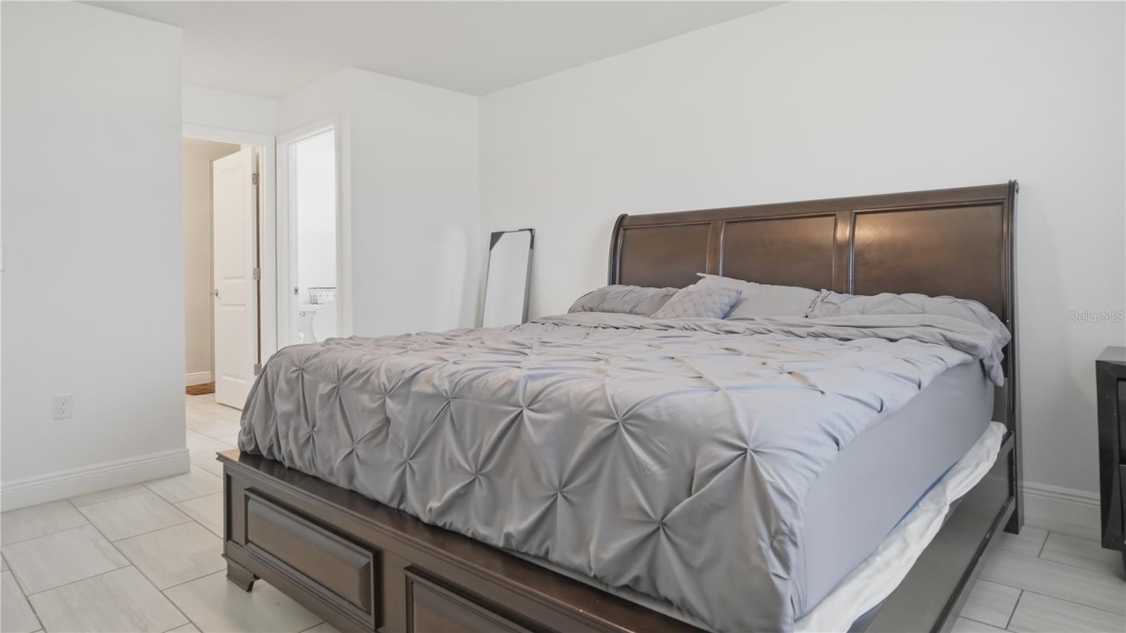 16 ALICANTE CT