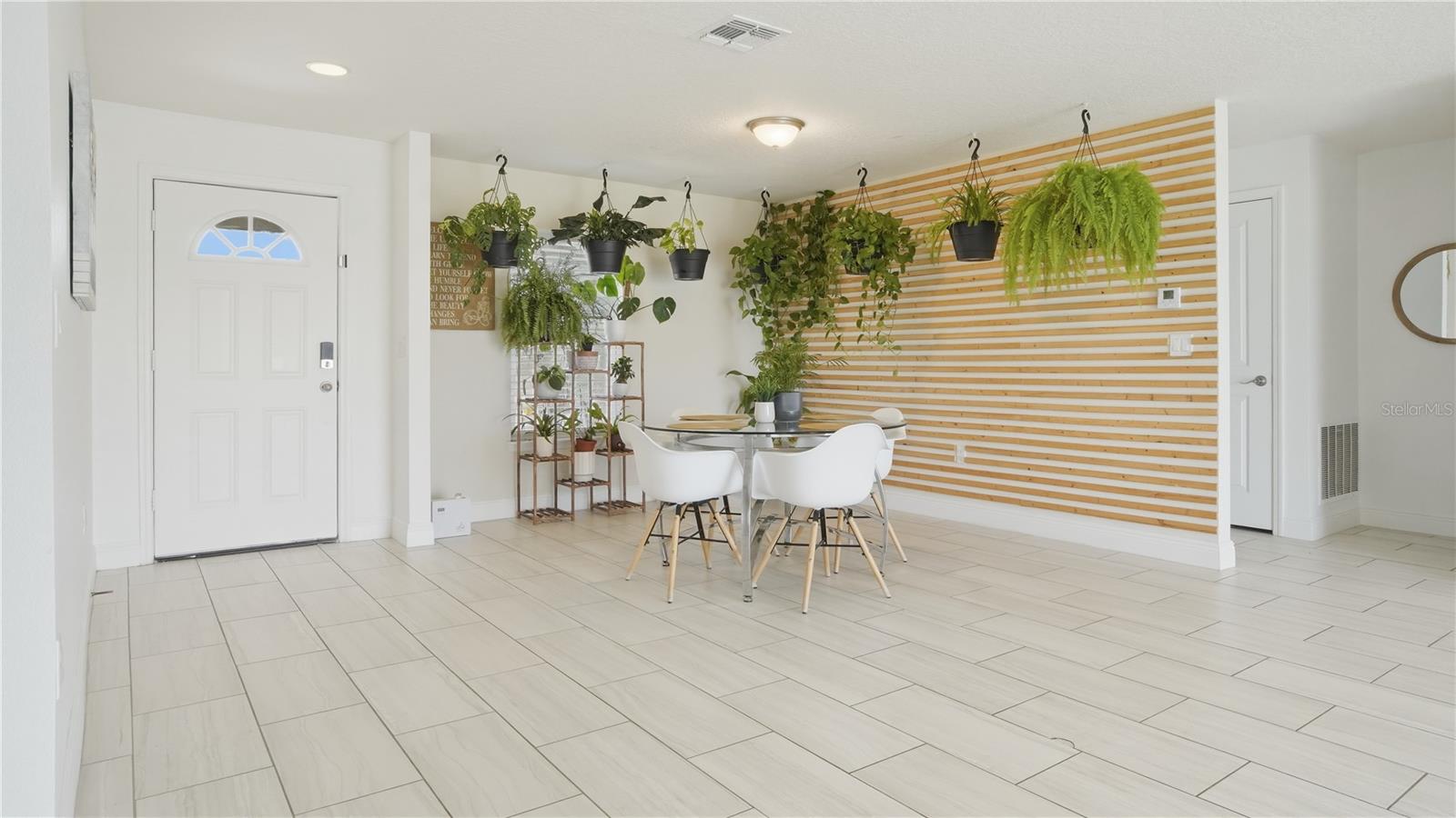 16 ALICANTE CT