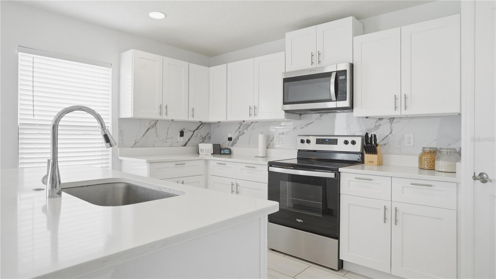 16 ALICANTE CT