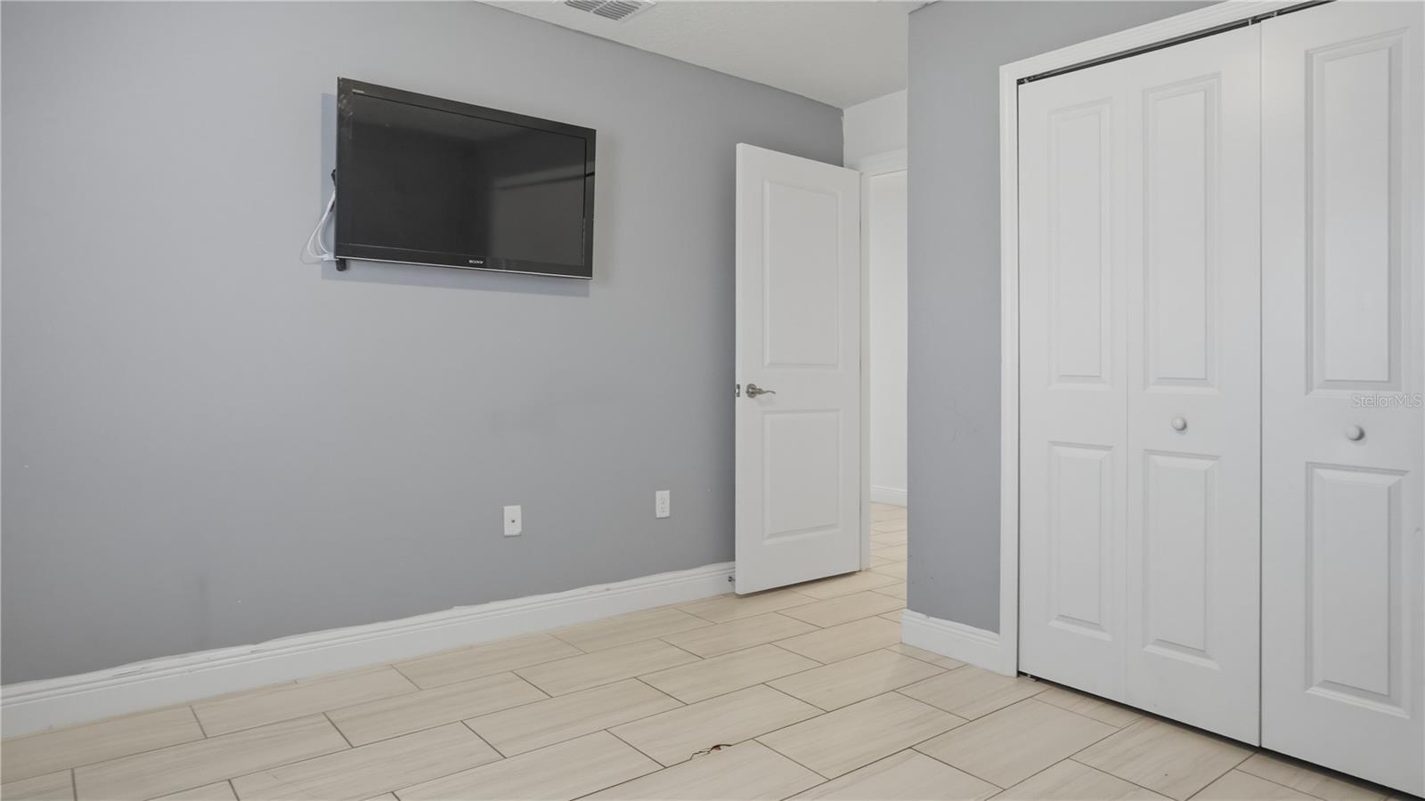 16 ALICANTE CT