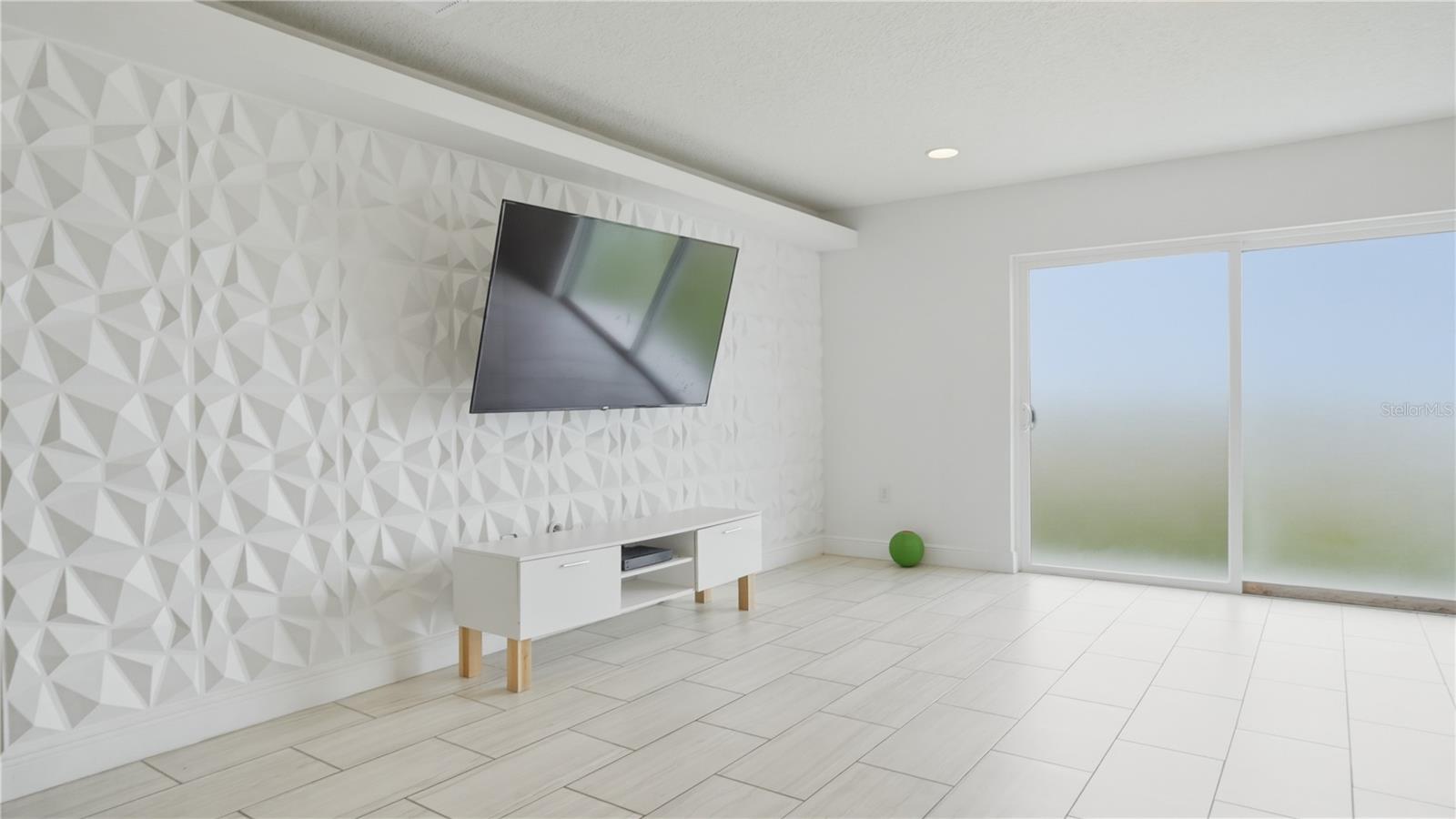 16 ALICANTE CT