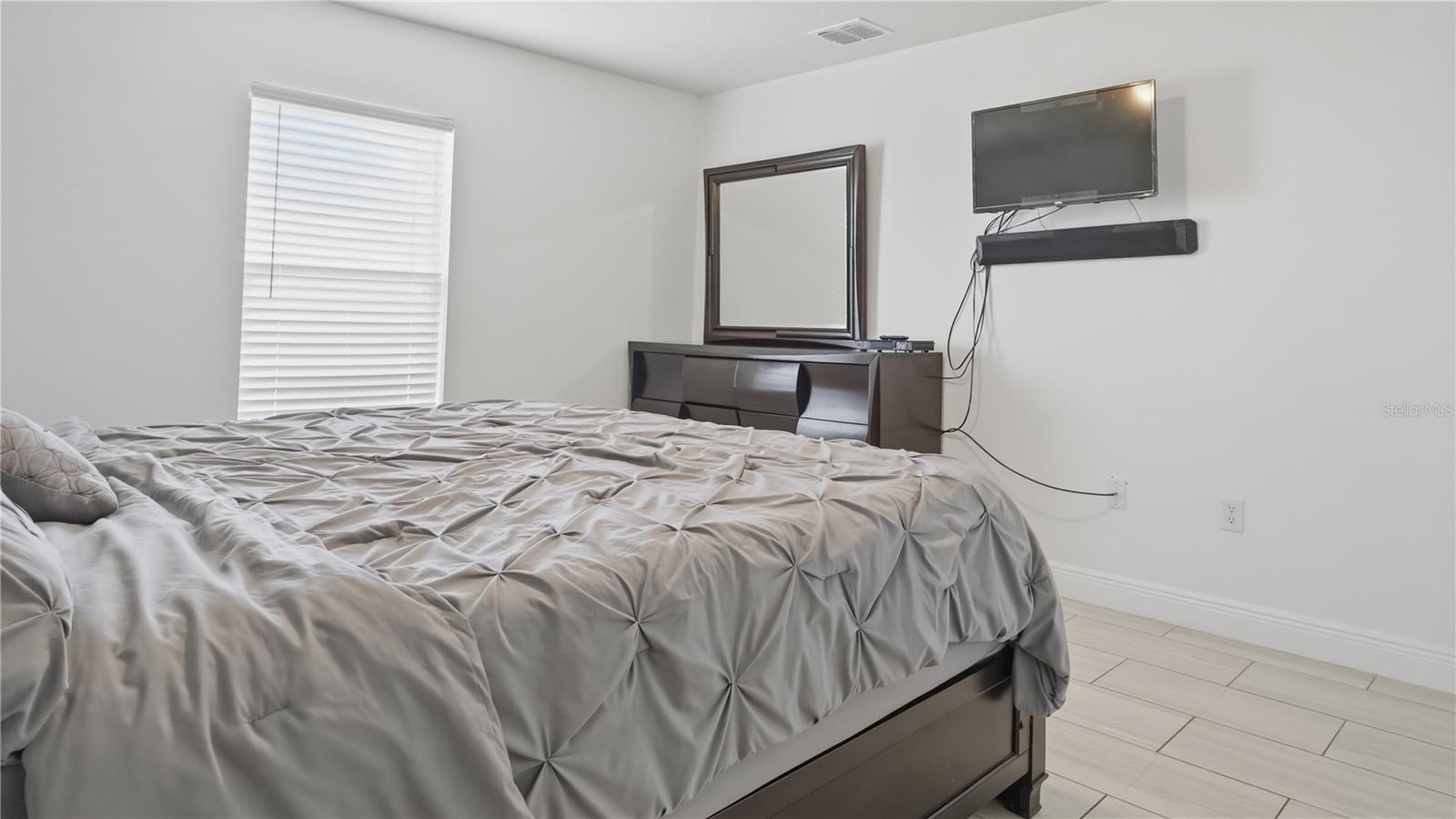 16 ALICANTE CT
