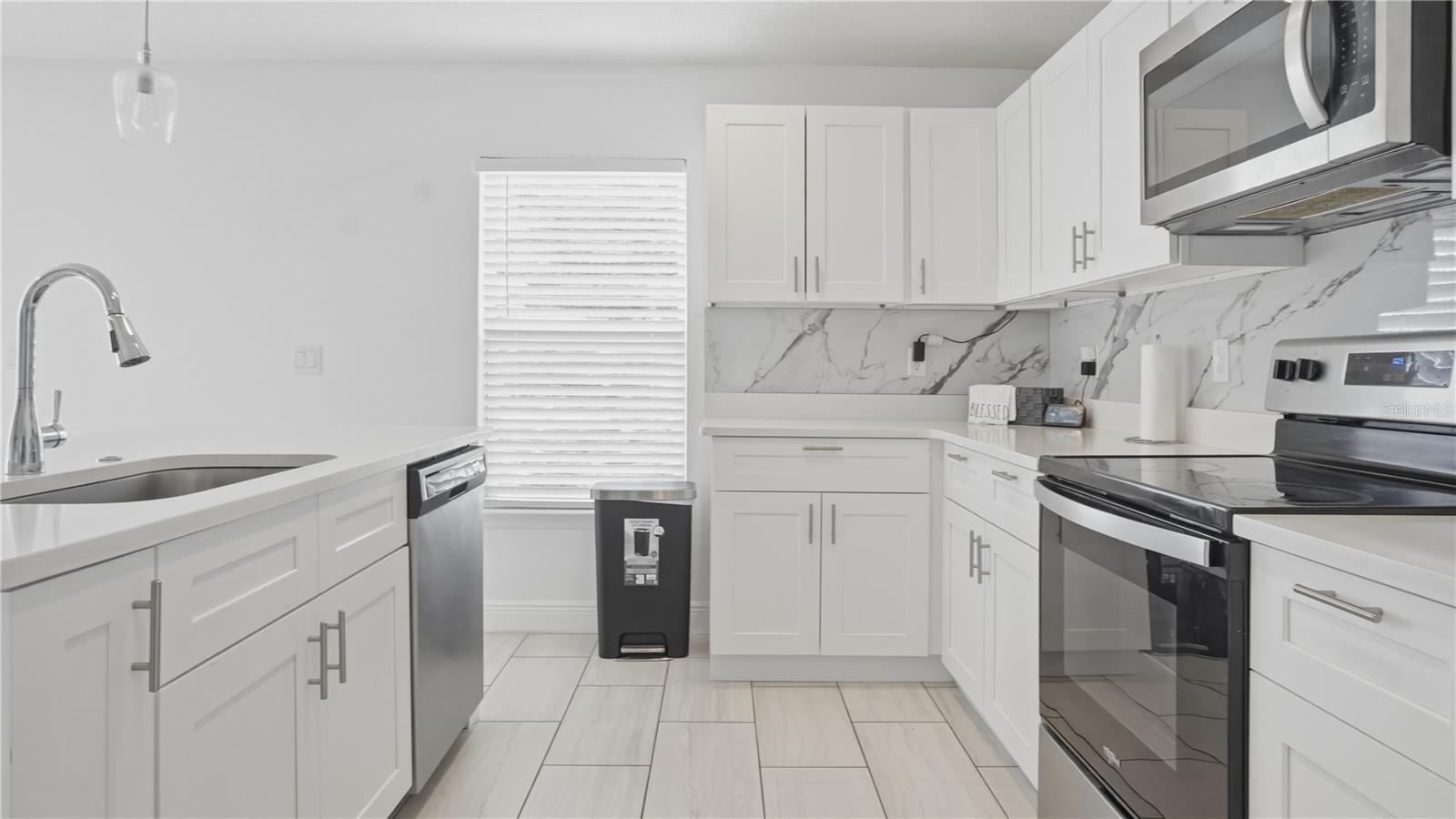 16 ALICANTE CT