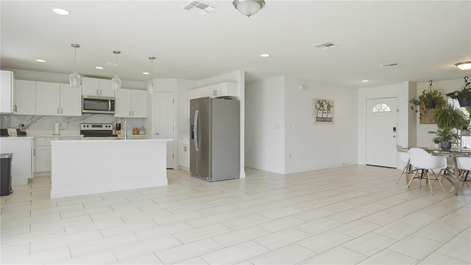 16 ALICANTE CT