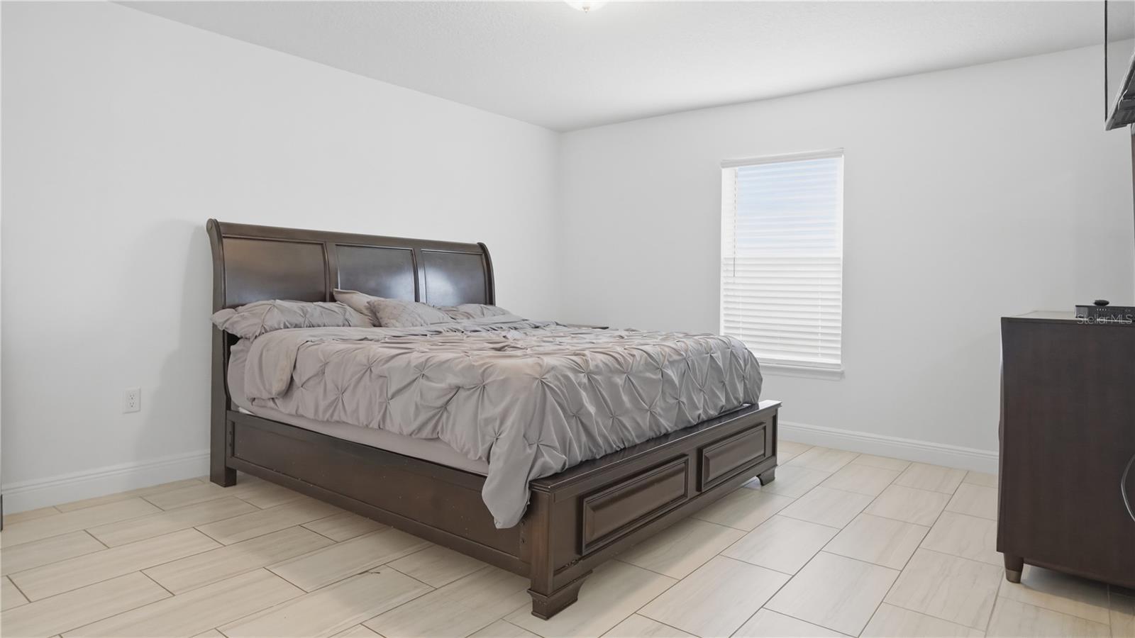 16 ALICANTE CT