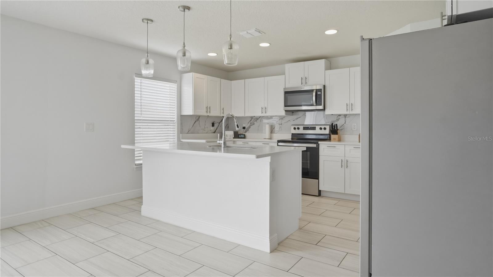 16 ALICANTE CT