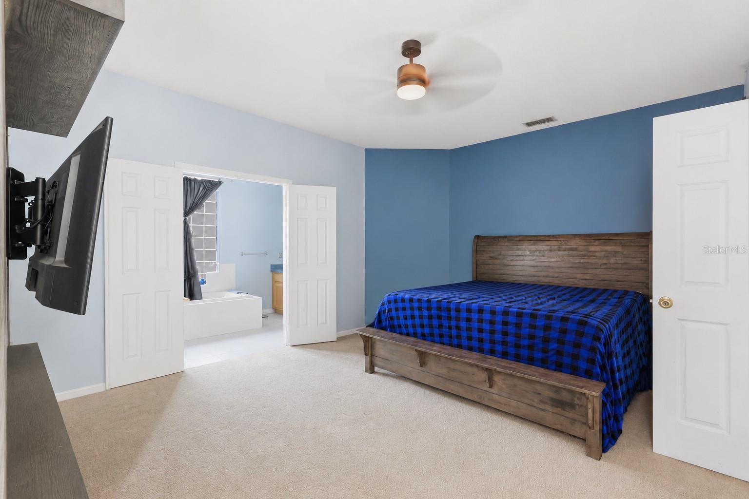 540 HOLLINGSHEAD LOOP