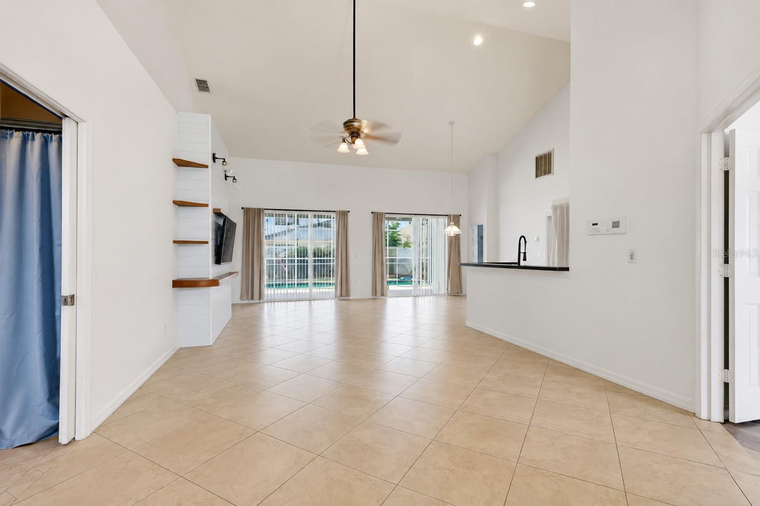 540 HOLLINGSHEAD LOOP