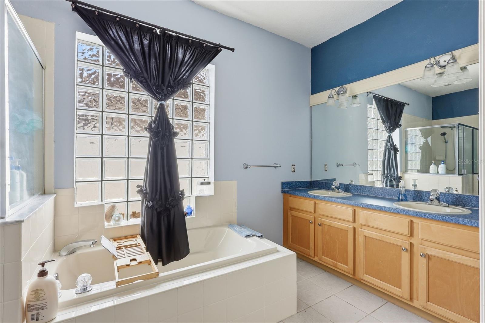540 HOLLINGSHEAD LOOP