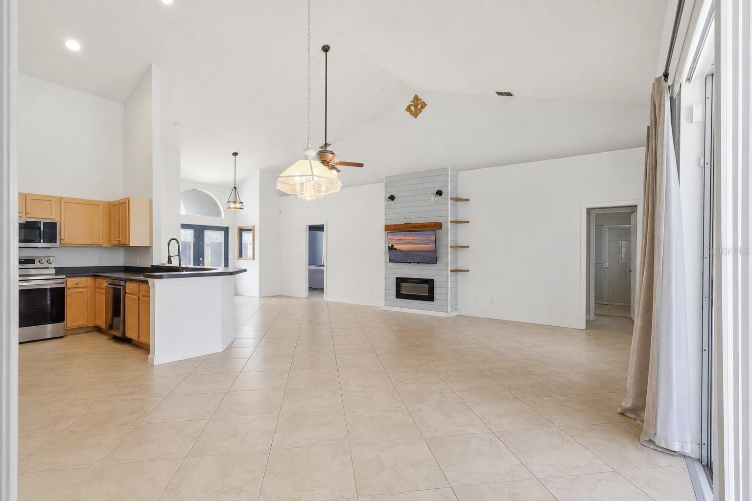 540 HOLLINGSHEAD LOOP