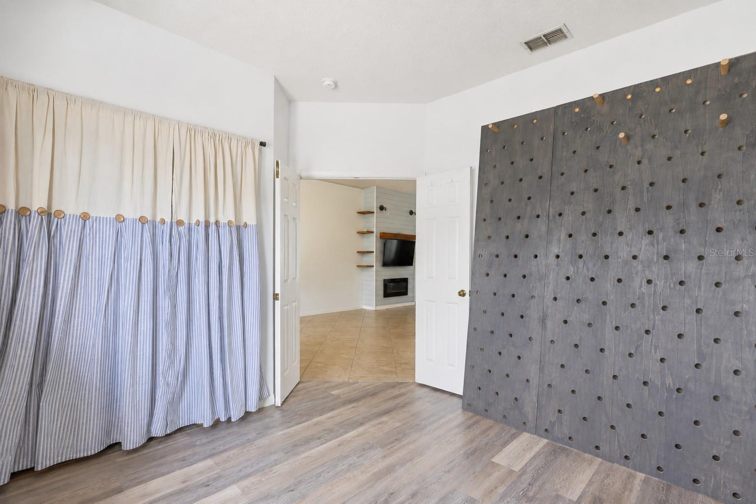 540 HOLLINGSHEAD LOOP