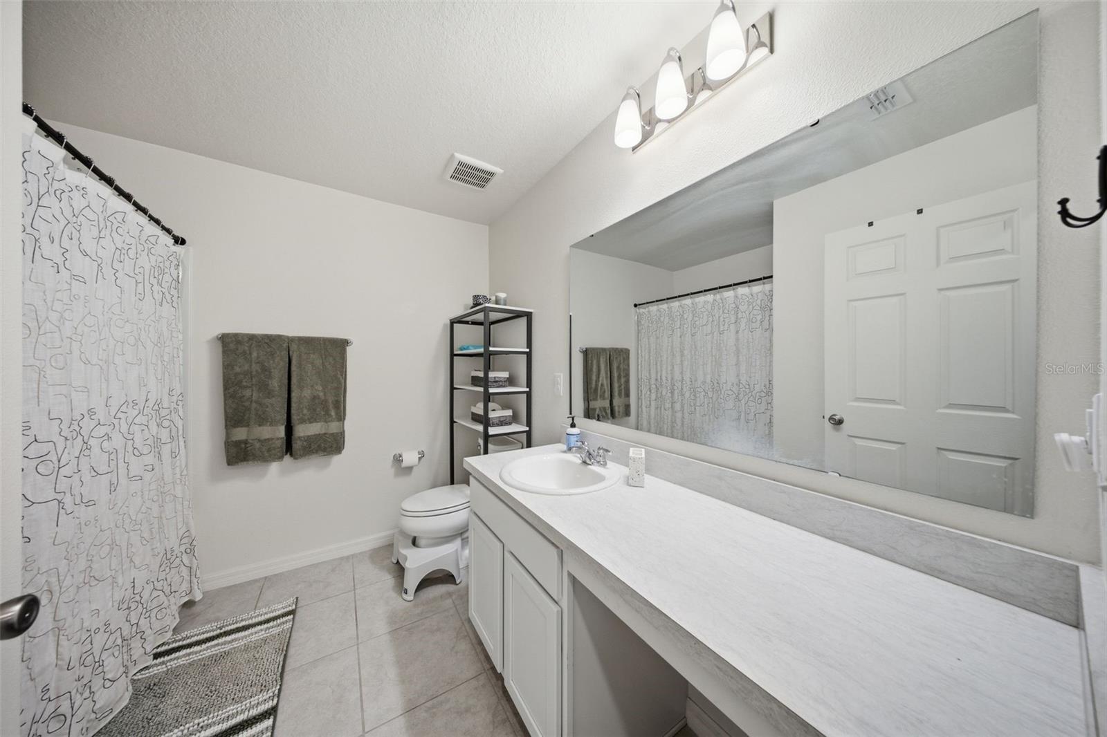 7437 IBIS DR