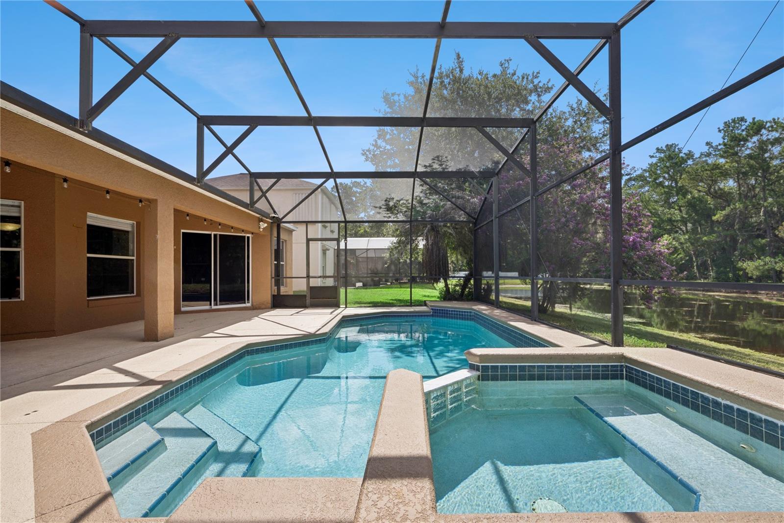 5703 AUTUMN CHASE CIR