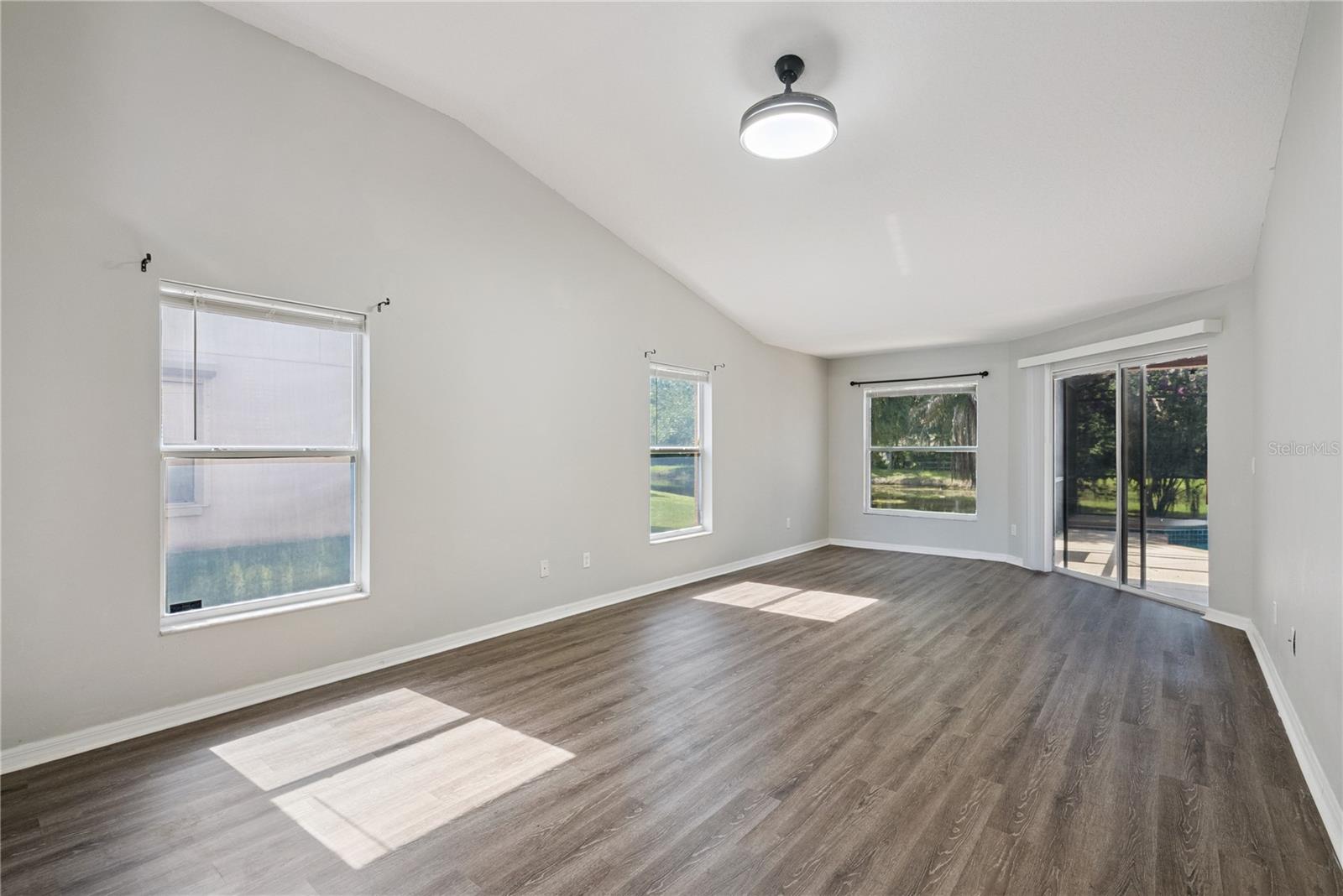 5703 AUTUMN CHASE CIR