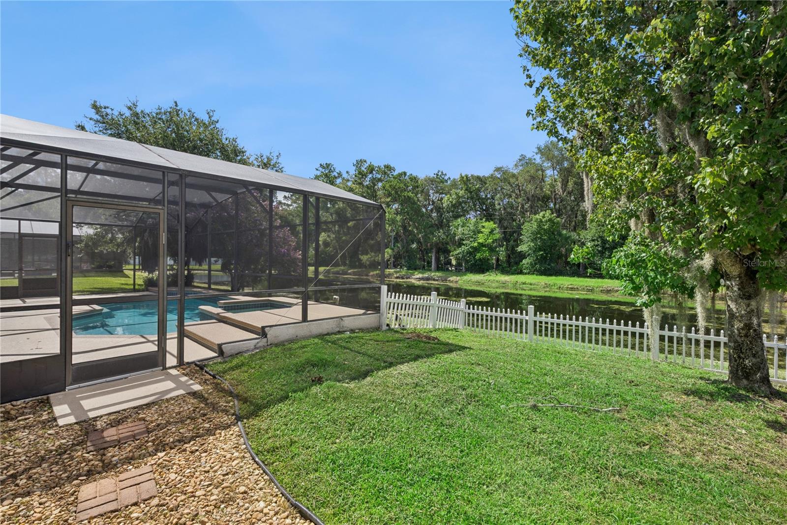 5703 AUTUMN CHASE CIR