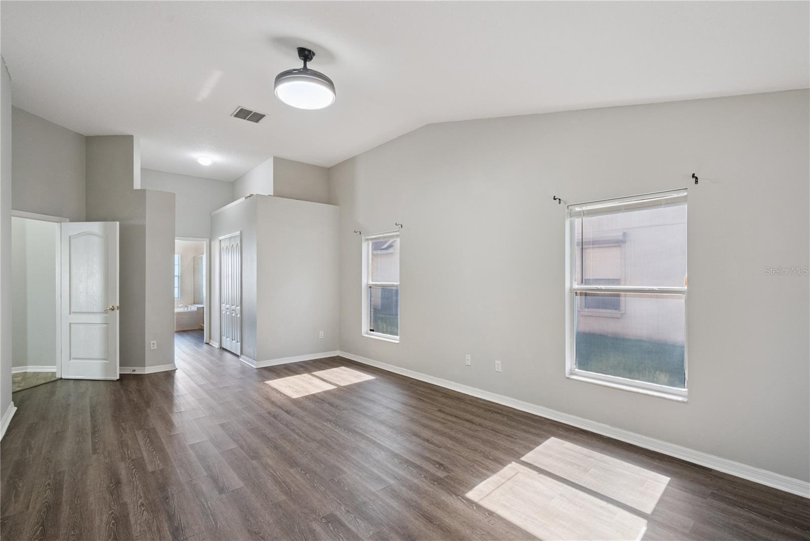 5703 AUTUMN CHASE CIR