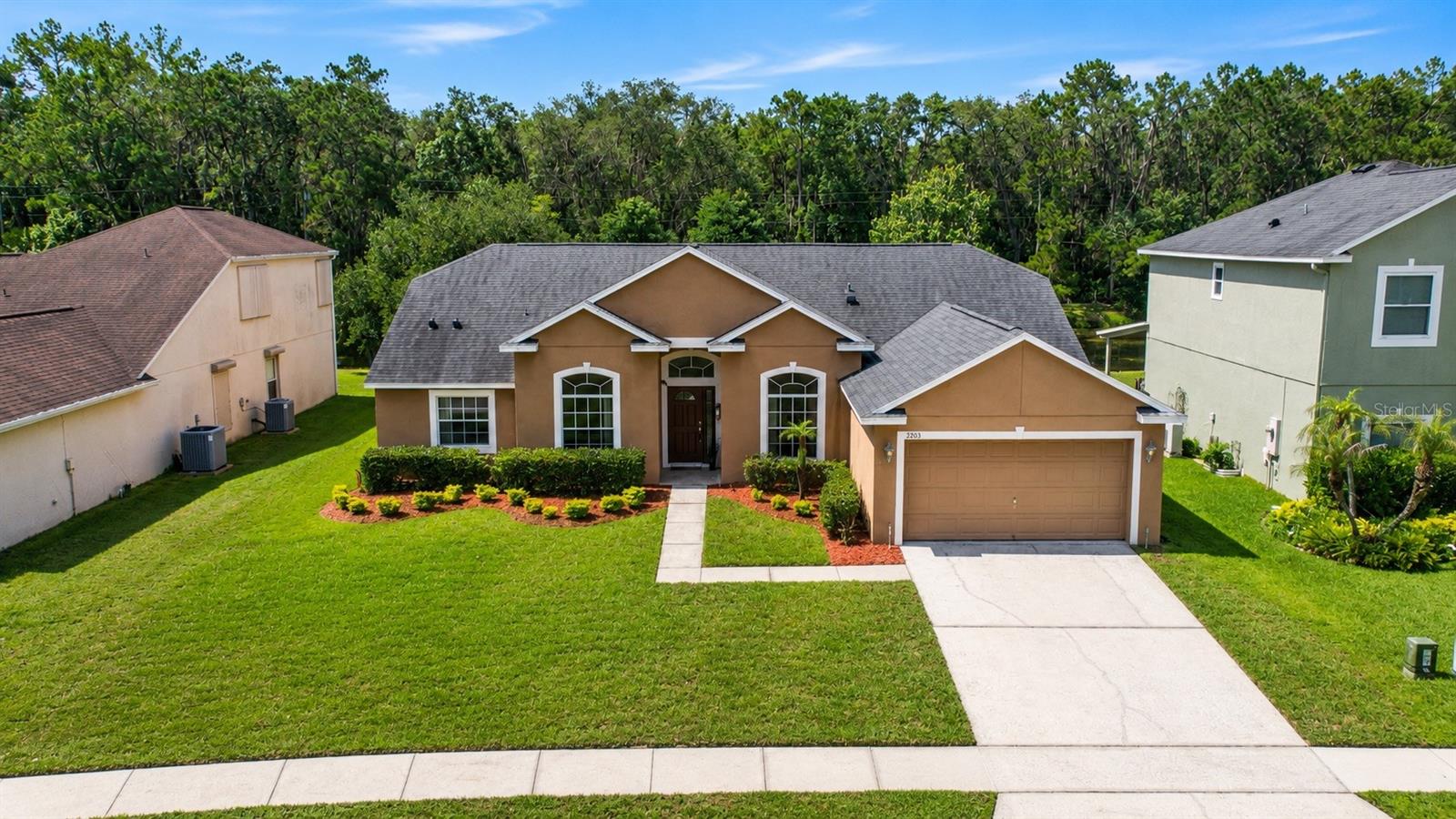 5703 AUTUMN CHASE CIR