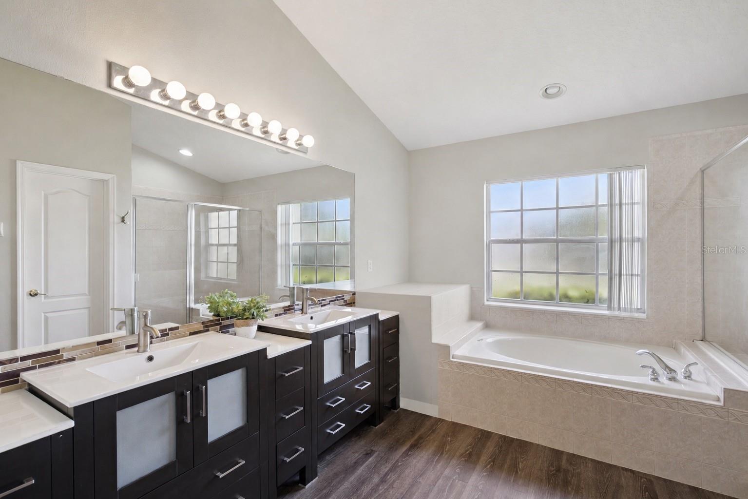 5703 AUTUMN CHASE CIR