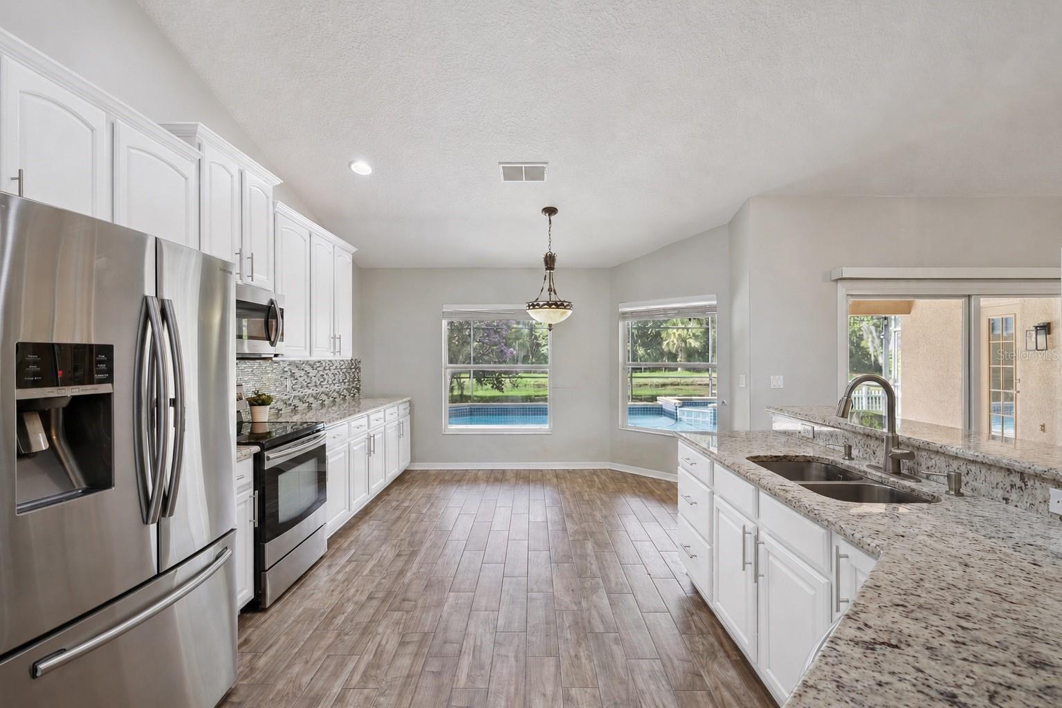 5703 AUTUMN CHASE CIR