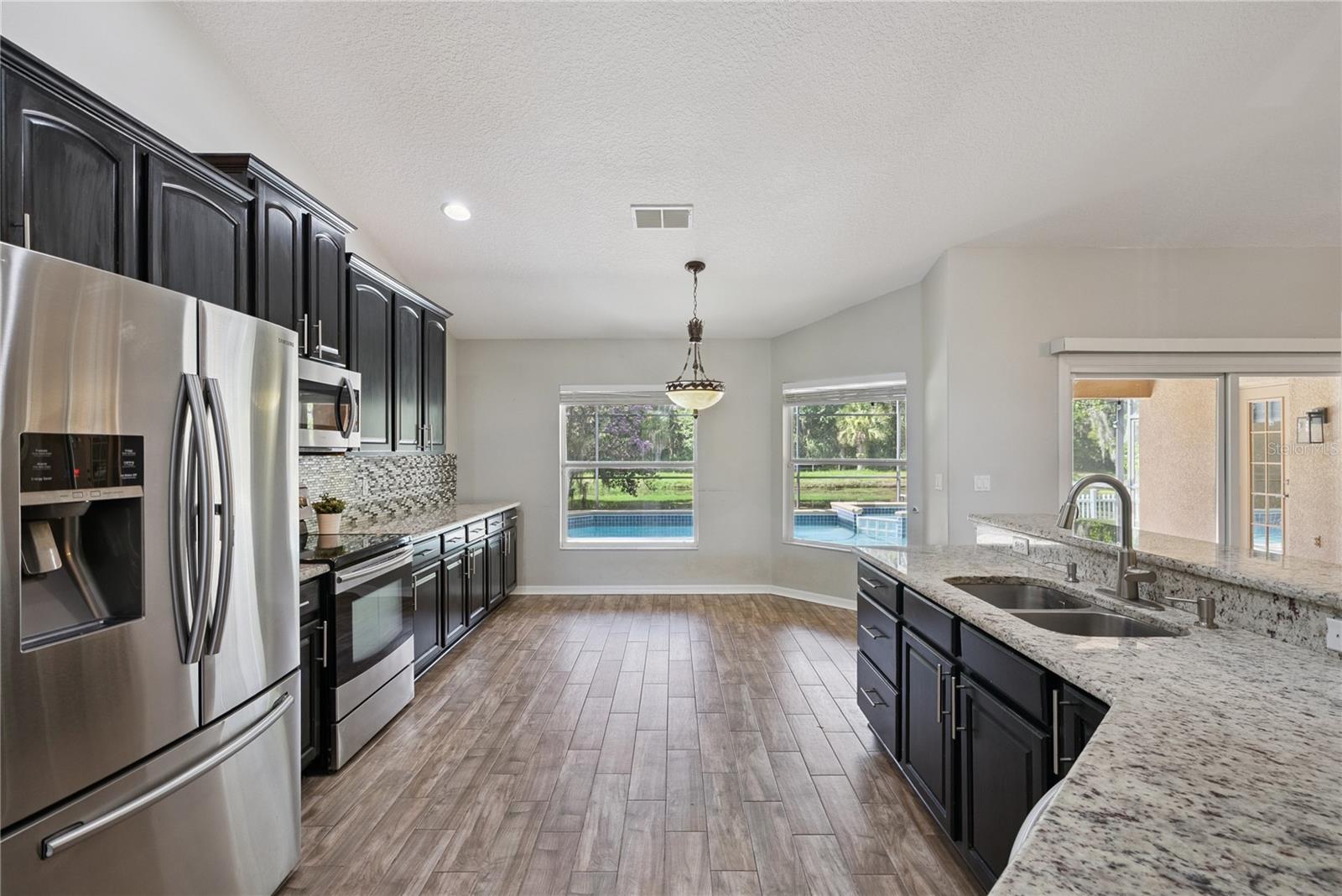 5703 AUTUMN CHASE CIR