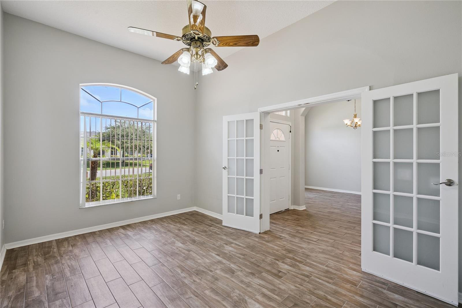 5703 AUTUMN CHASE CIR