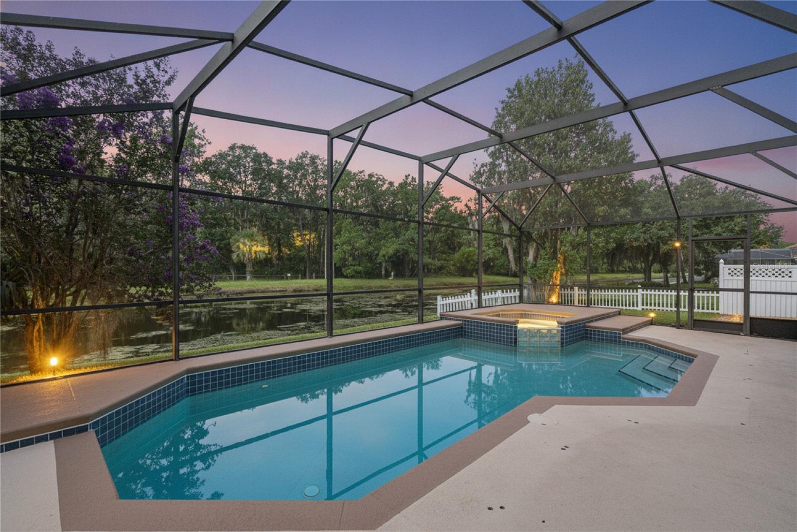 5703 AUTUMN CHASE CIR