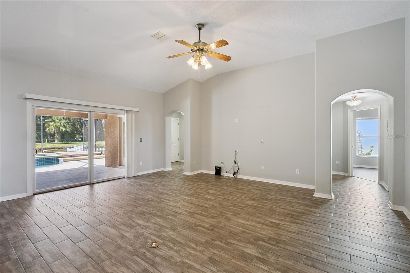 5703 AUTUMN CHASE CIR