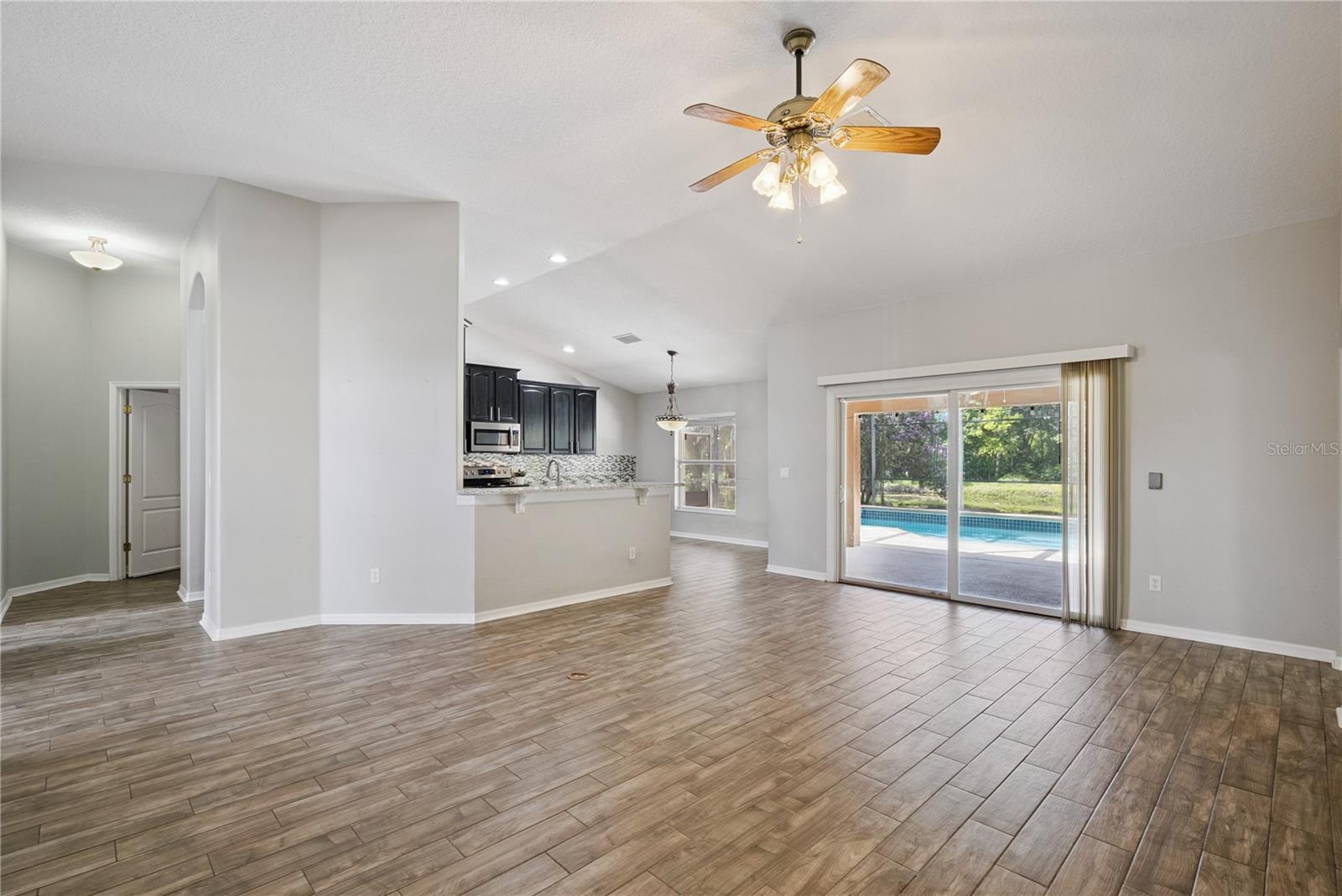 5703 AUTUMN CHASE CIR