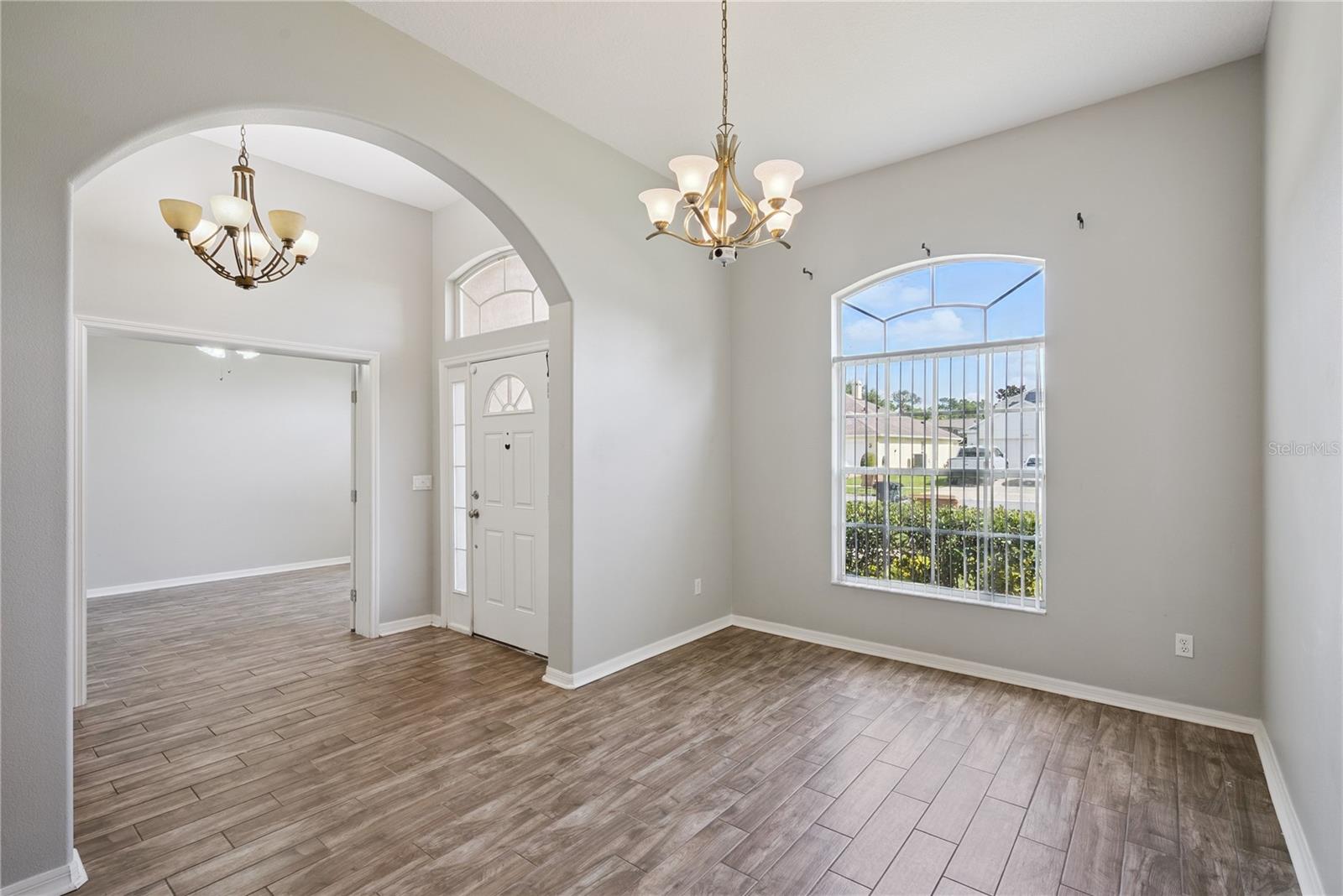 5703 AUTUMN CHASE CIR
