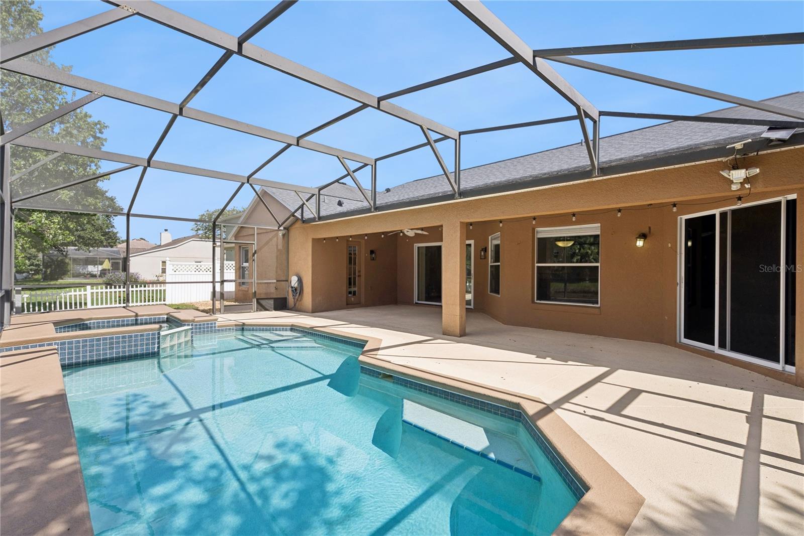 5703 AUTUMN CHASE CIR