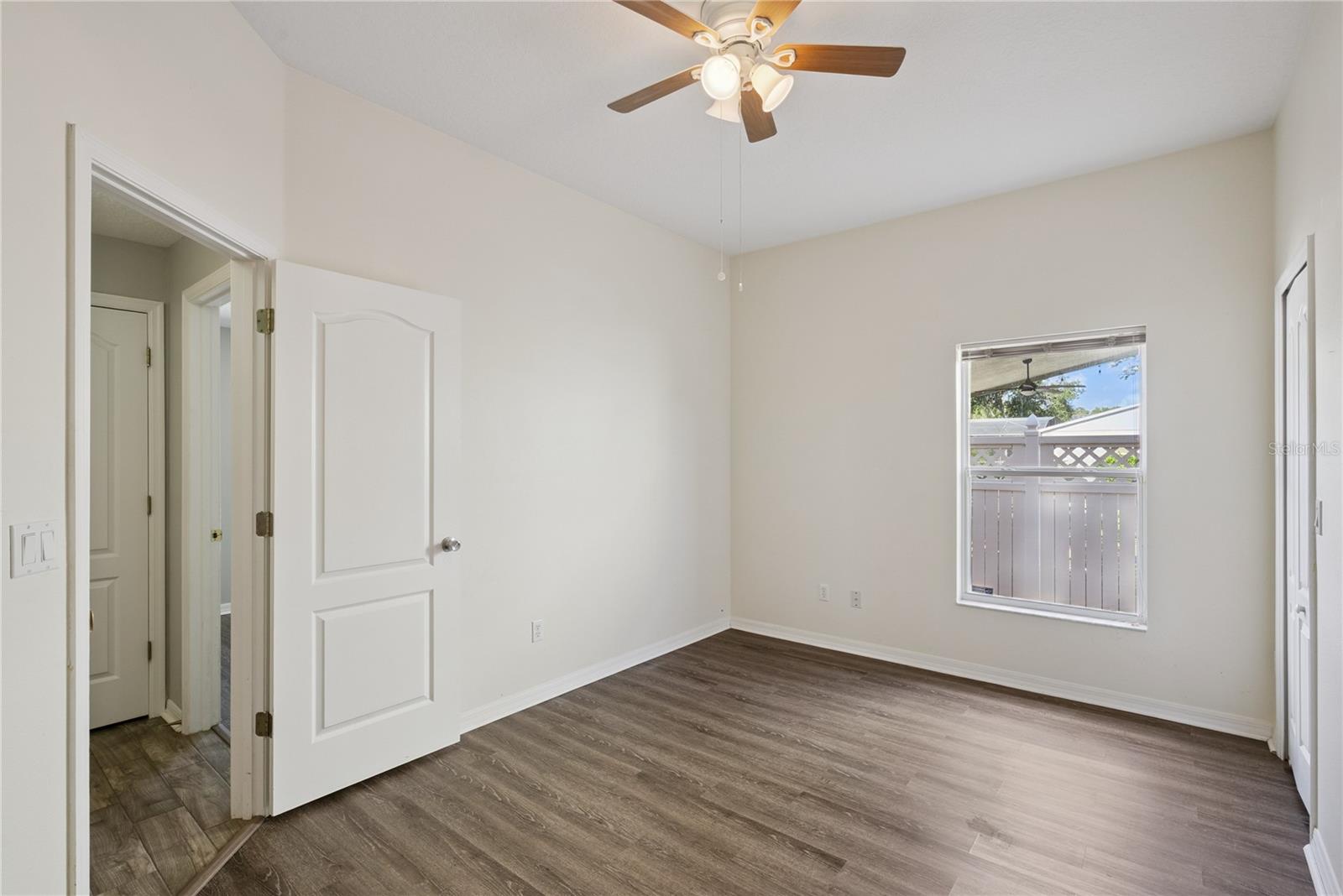 5703 AUTUMN CHASE CIR