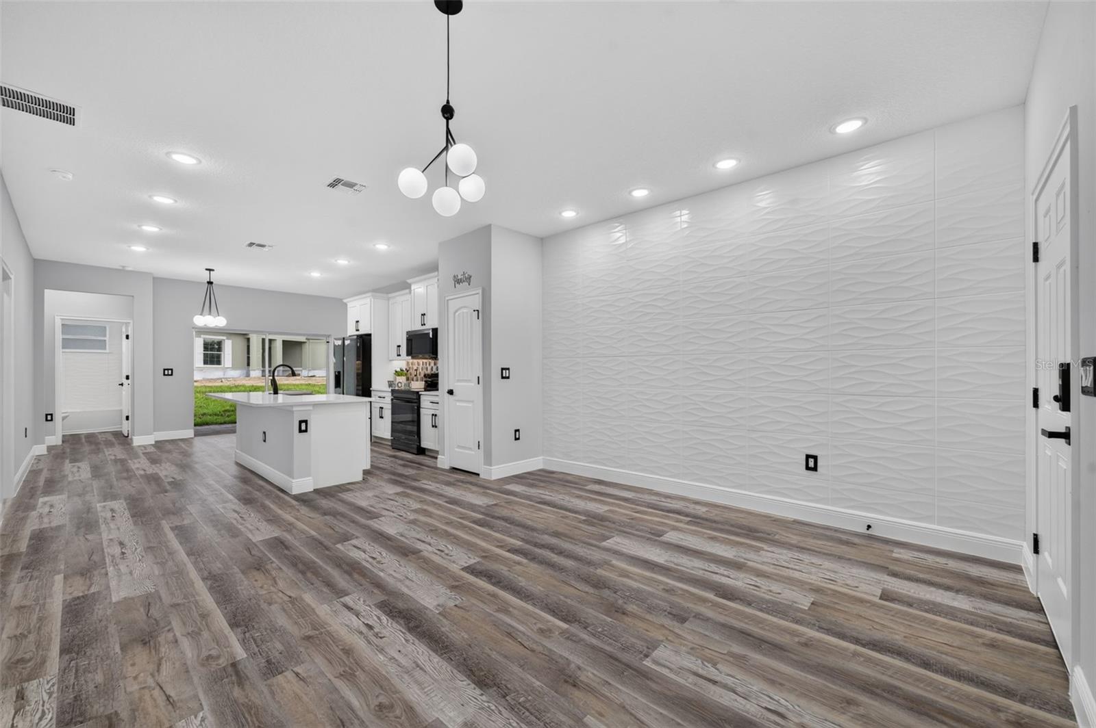 47 ORCHID CT