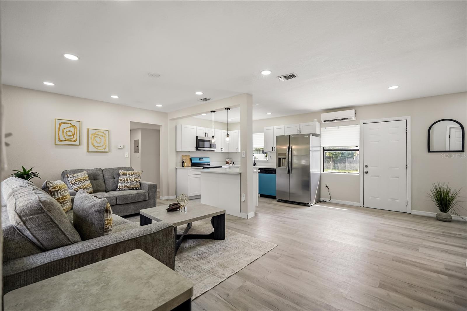 2601 HEALY DR