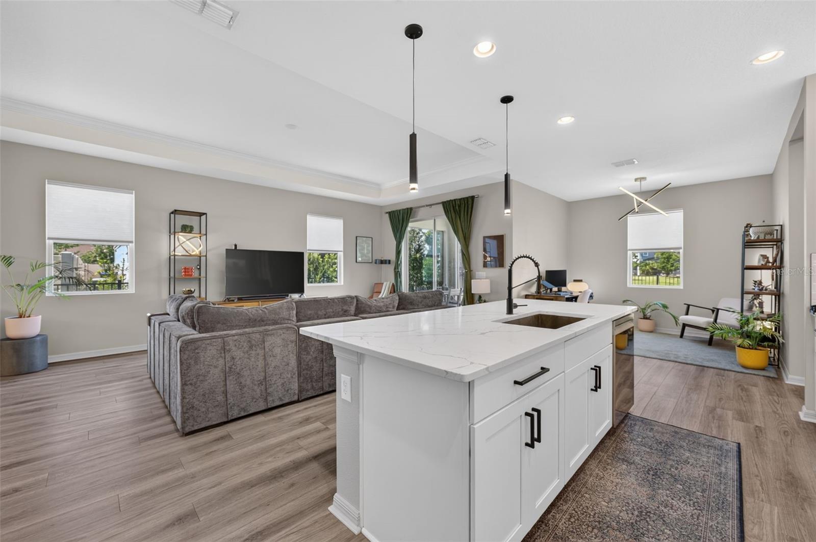 9202 MERLON DR
