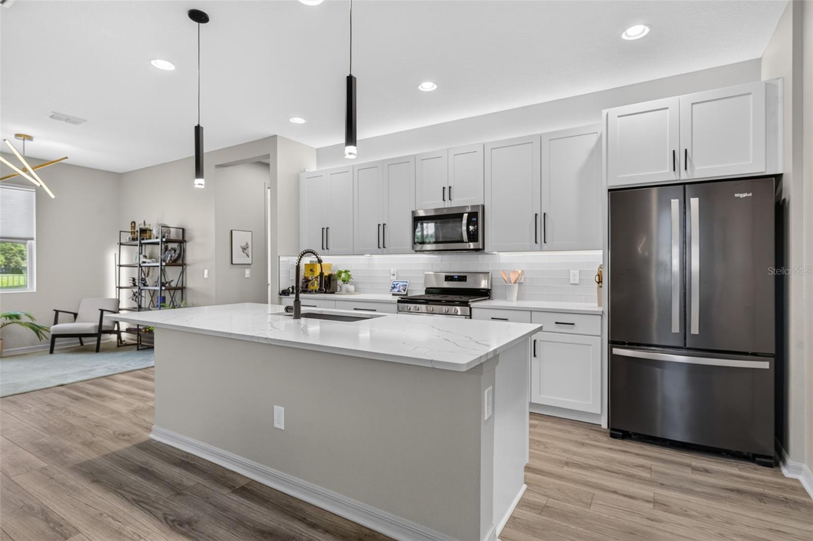 9202 MERLON DR
