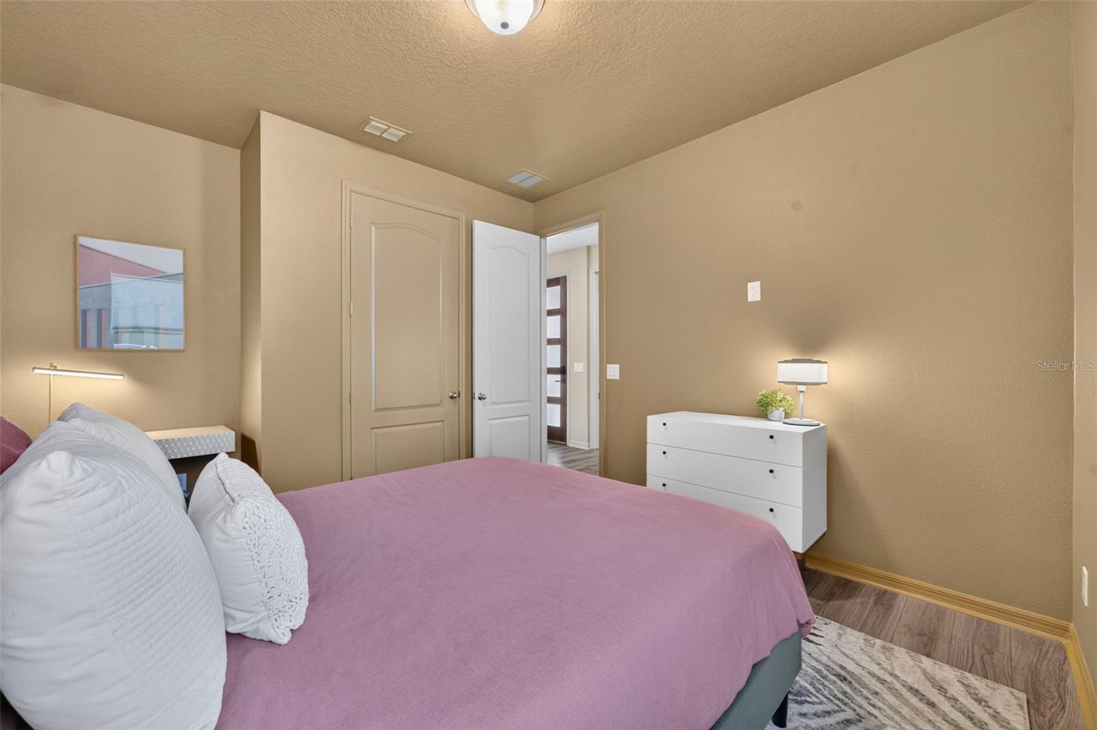 9202 MERLON DR