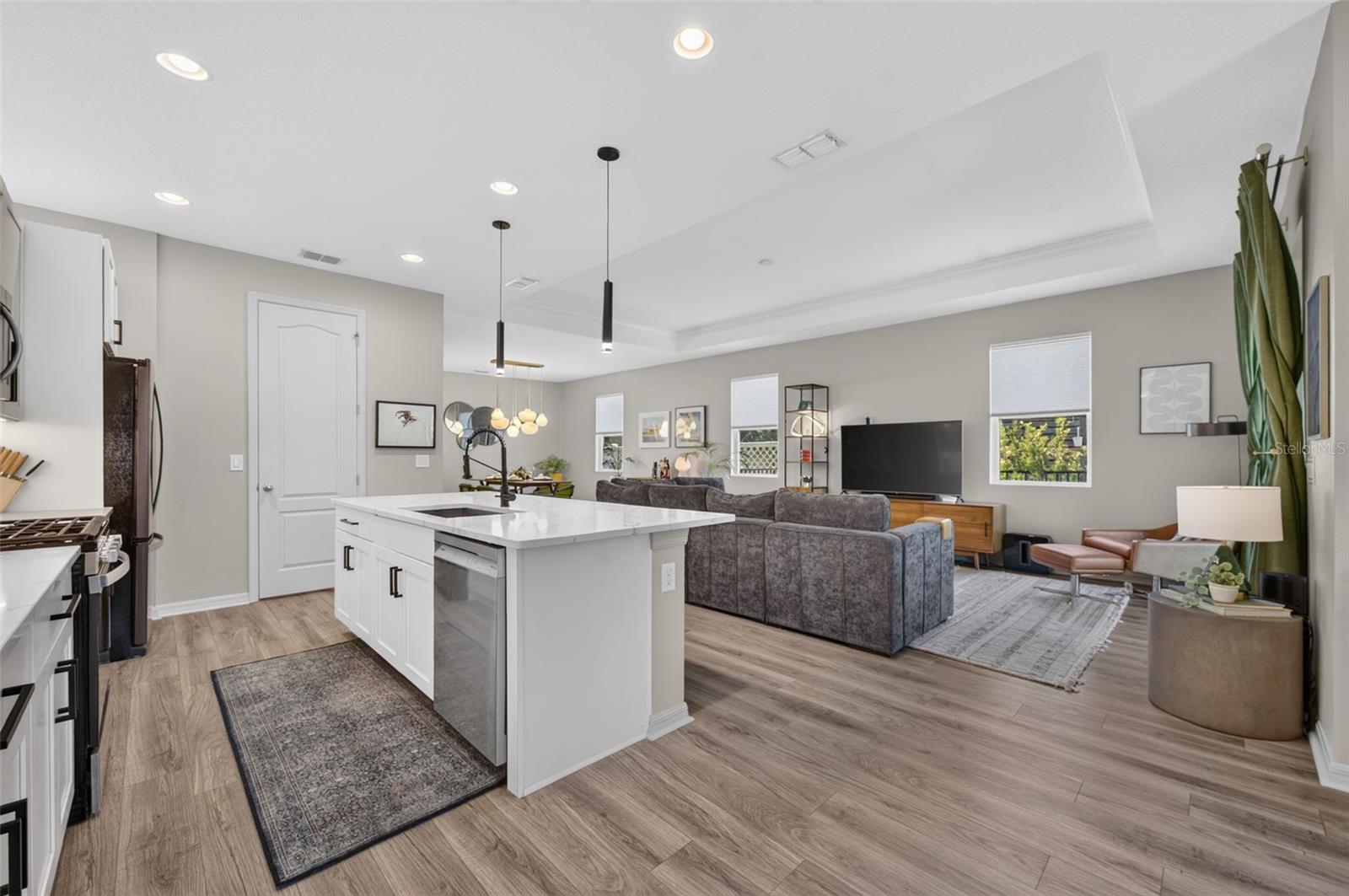 9202 MERLON DR
